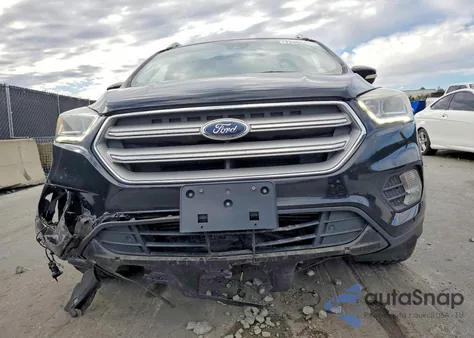 2018 Ford Escape Titanium z USA, uszkodzony, nr VIN 1FMCU9J98JUA01437